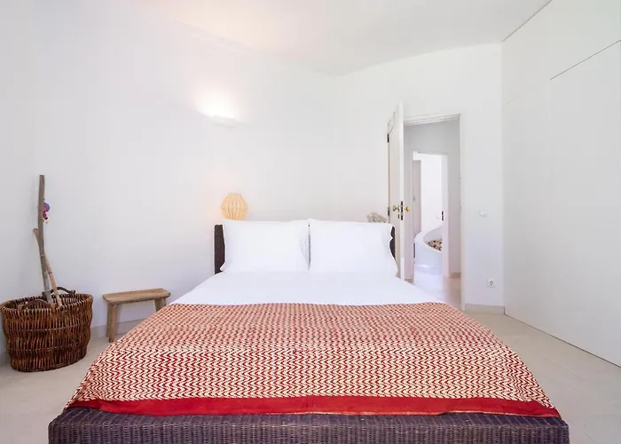 Luxury Private Family Villa With Pool Ac & Parking