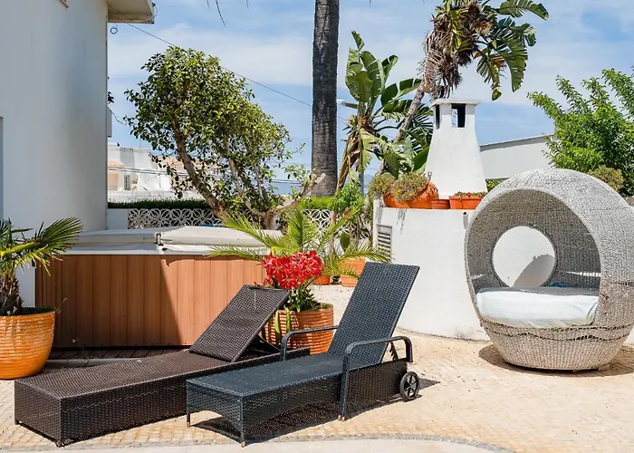Deluxe 4Bdr House W/ Pool By Lovelystay