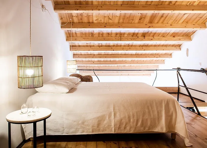 Bnb Homes Modern Cozy Townhouse With 2 Bedrooms And Patio In The Old Town