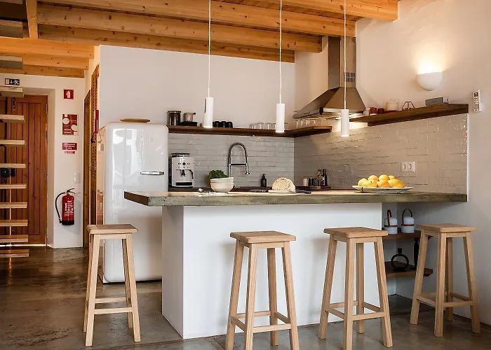 Bnb Homes Modern Cozy Townhouse With 2 Bedrooms And Patio In The Old Town